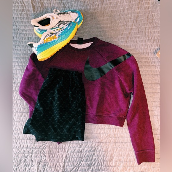 Cropped Purple/Plum Nike Crewneck, Oversized fit - Picture 1 of 4